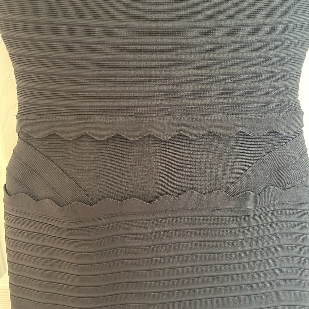 Herve Leger Lotus Cold Shoulder Scallop Hem Bandage Dress - Picture 4 of 14